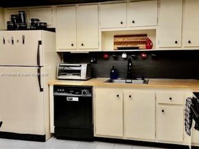 559 N University Dr 39, Plantation FL 33324