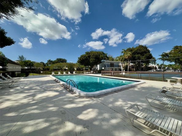 559 N University Dr 39, Plantation FL 33324