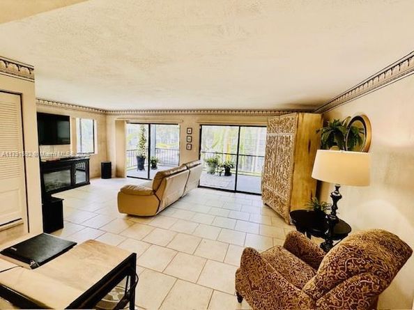 559 N University Dr 39, Plantation FL 33324