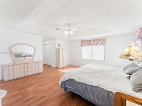 1008 NW 180th Ave, Pembroke Pines FL 33029