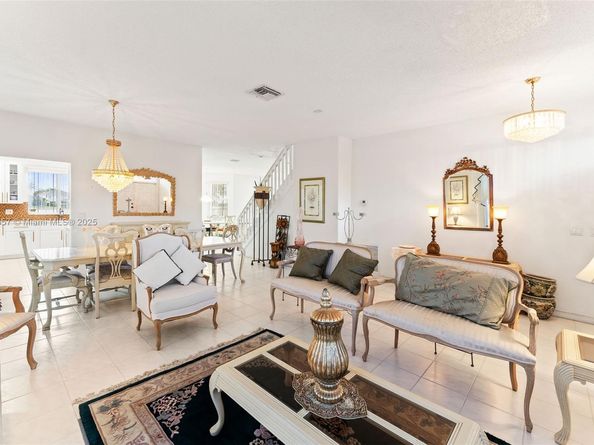 1008 NW 180th Ave, Pembroke Pines FL 33029