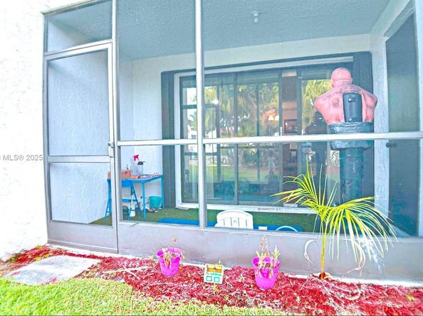 296 Racquet Club Rd 104, Weston FL 33326