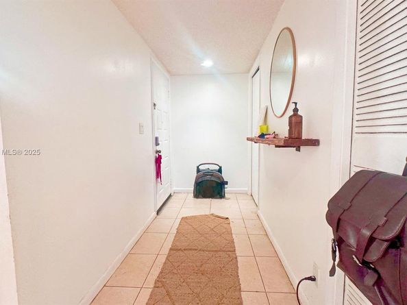296 Racquet Club Rd 104, Weston FL 33326