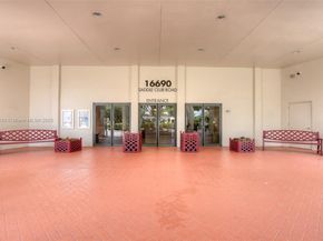 296 Racquet Club Rd 104, Weston FL 33326