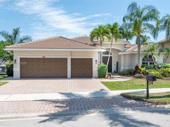 1776 Victoria Pointe Cir, Weston FL 33327