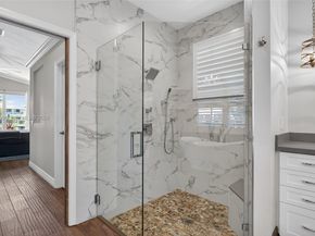 1776 Victoria Pointe Cir, Weston FL 33327