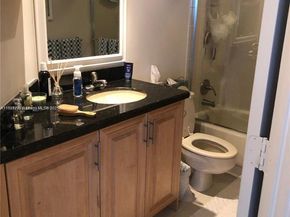 5800 Coach House Cir E, Boca Raton FL 33486