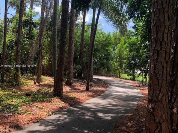 5800 Coach House Cir E, Boca Raton FL 33486