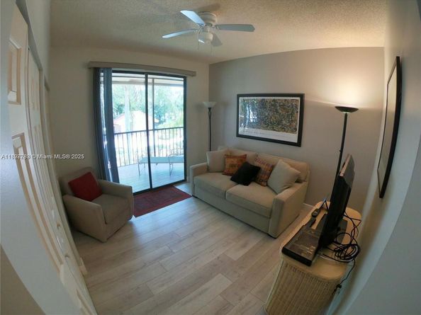5800 Coach House Cir E, Boca Raton FL 33486