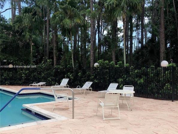 5800 Coach House Cir E, Boca Raton FL 33486