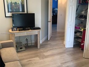 5800 Coach House Cir E, Boca Raton FL 33486