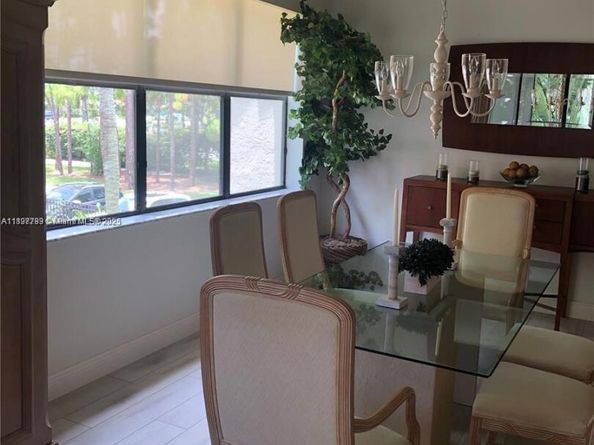 5800 Coach House Cir E, Boca Raton FL 33486