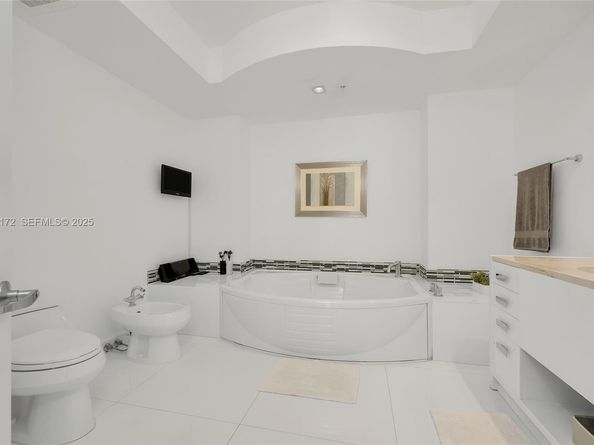 18201 Collins Ave 1002, Sunny Isles Beach FL 33160