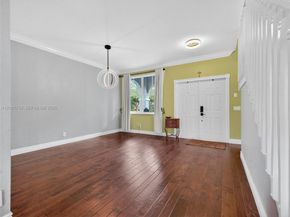 567 Live Oak Ln, Weston FL 33327