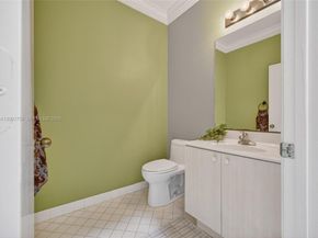 567 Live Oak Ln, Weston FL 33327