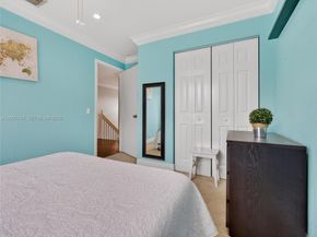 567 Live Oak Ln, Weston FL 33327