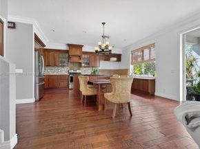 567 Live Oak Ln, Weston FL 33327