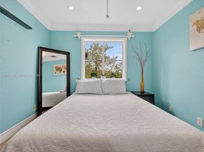 567 Live Oak Ln, Weston FL 33327