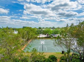 567 Live Oak Ln, Weston FL 33327