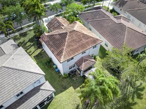 567 Live Oak Ln, Weston FL 33327