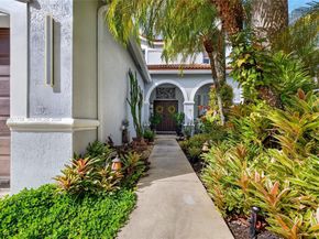 567 Live Oak Ln, Weston FL 33327