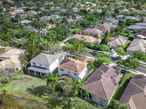 567 Live Oak Ln, Weston FL 33327