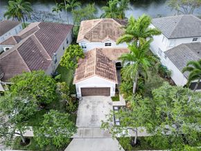 567 Live Oak Ln, Weston FL 33327