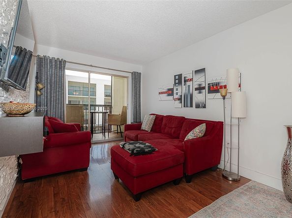 201 178th Dr 426, Sunny Isles Beach FL 33160