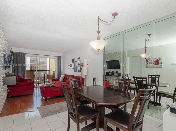 201 178th Dr 426, Sunny Isles Beach FL 33160
