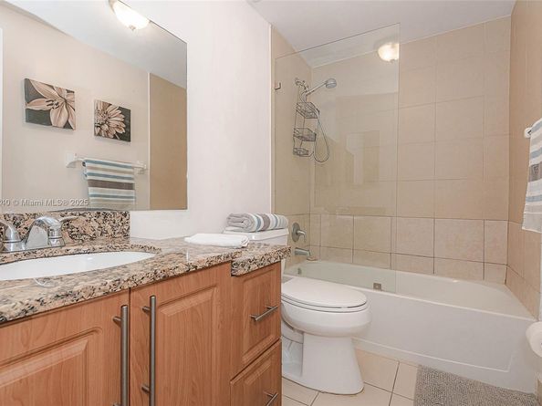 201 178th Dr 426, Sunny Isles Beach FL 33160