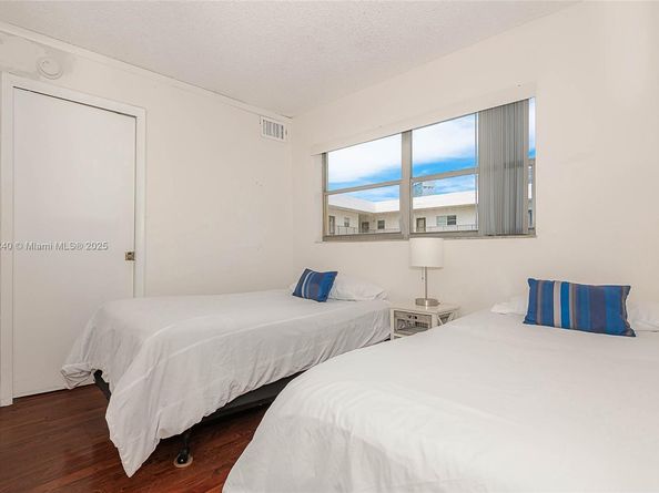 201 178th Dr 426, Sunny Isles Beach FL 33160