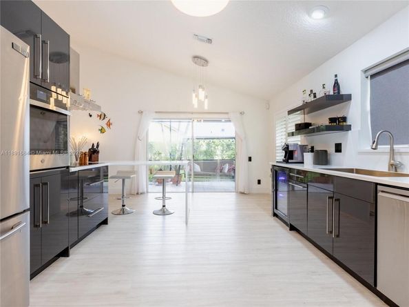 6110 Pitch Ln, Boynton Beach FL 33437