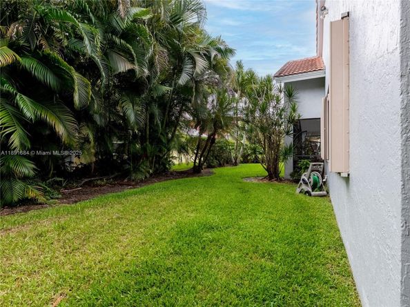 6110 Pitch Ln, Boynton Beach FL 33437