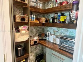 5689 Mentmore Dr, Mangonia Park FL 33407