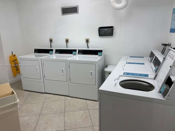 1200 Saint Charles Pl 321, Pembroke Pines FL 33026