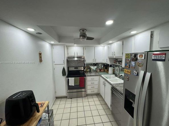 1200 Saint Charles Pl 321, Pembroke Pines FL 33026