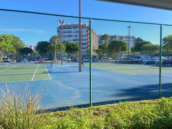 1200 Saint Charles Pl 321, Pembroke Pines FL 33026