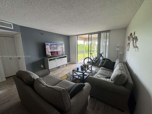 1200 Saint Charles Pl 321, Pembroke Pines FL 33026