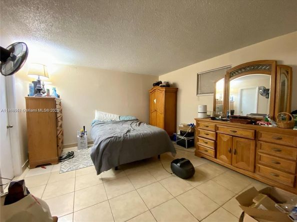 4850 SW sw 63rd ter 114, Davie FL 33314