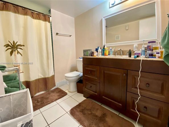 4850 SW sw 63rd ter 114, Davie FL 33314