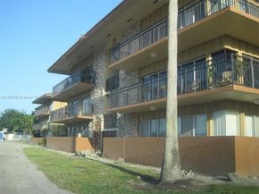4850 SW sw 63rd ter 114, Davie FL 33314
