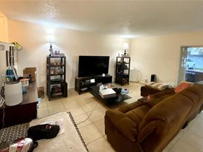 4850 SW sw 63rd ter 114, Davie FL 33314