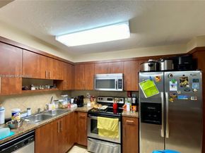 4850 SW sw 63rd ter 114, Davie FL 33314