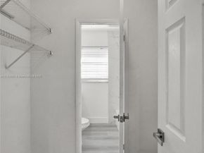 5657 Grant St, Hollywood FL 33021