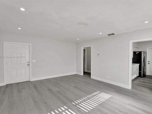 5657 Grant St, Hollywood FL 33021
