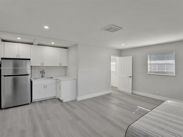 5657 Grant St, Hollywood FL 33021