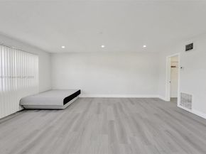5657 Grant St, Hollywood FL 33021