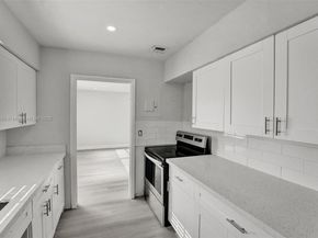 5657 Grant St, Hollywood FL 33021