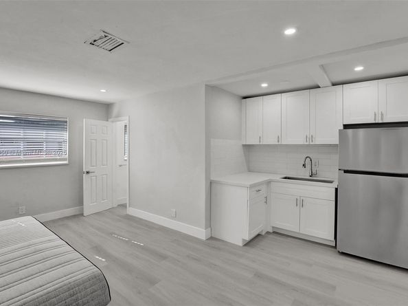 5657 Grant St, Hollywood FL 33021
