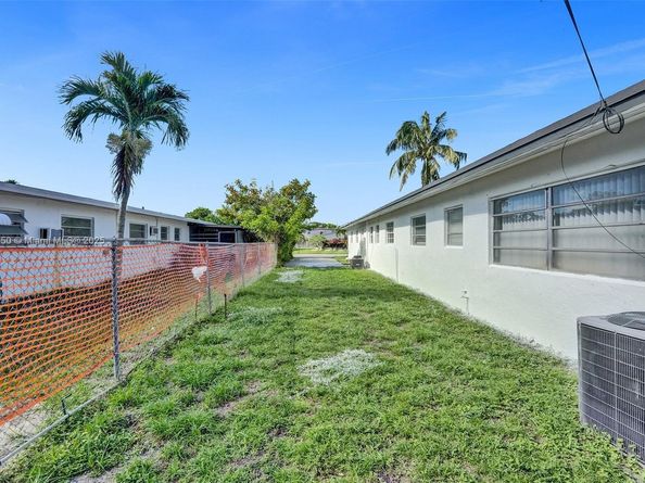 5657 Grant St, Hollywood FL 33021